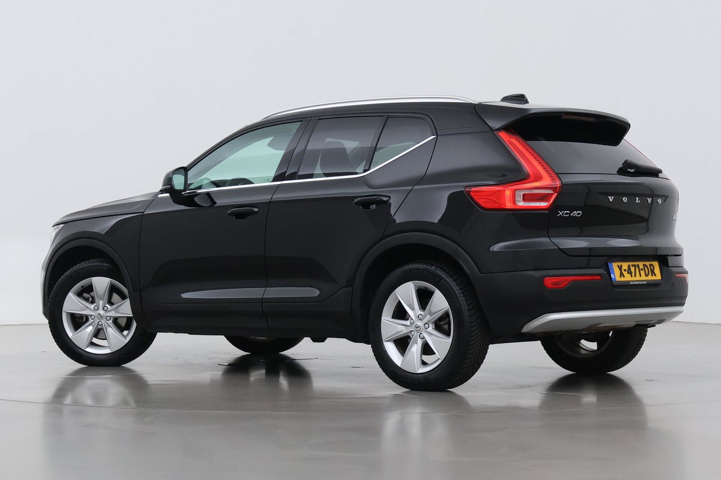 Volvo XC40 2.0 B4 Plus Bright | Trekhaak | Harman/Kardon | Leder | Keyless | Camera