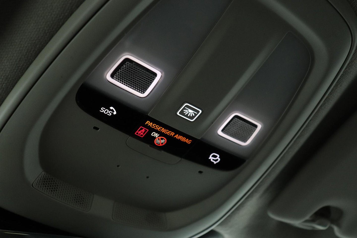Volvo XC40 2.0 B4 Plus Bright | Trekhaak | Harman/Kardon | Leder | Keyless | Camera
