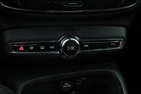 Volvo XC40 2.0 B4 Plus Bright | Trekhaak | Harman/Kardon | Leder | Keyless | Camera