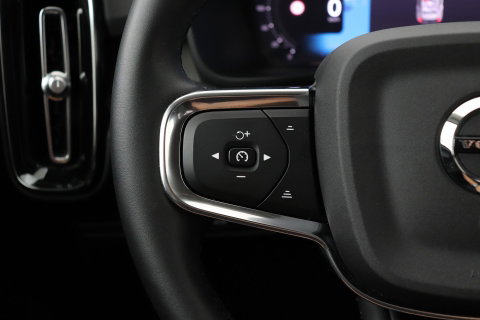 Volvo XC40 2.0 B4 Plus Bright | Trekhaak | Harman/Kardon | Leder | Keyless | Camera