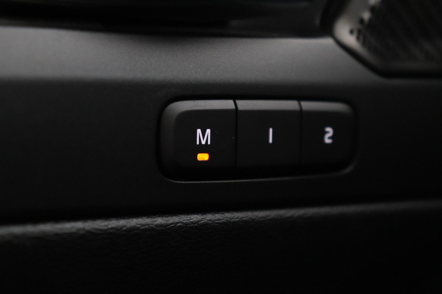 Volvo XC40 2.0 B4 Plus Bright | Trekhaak | Harman/Kardon | Leder | Keyless | Camera