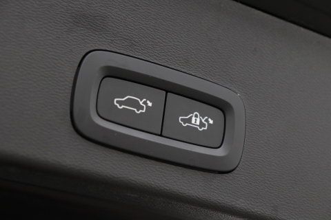 Volvo XC40 2.0 B4 Plus Bright | Trekhaak | Harman/Kardon | Leder | Keyless | Camera