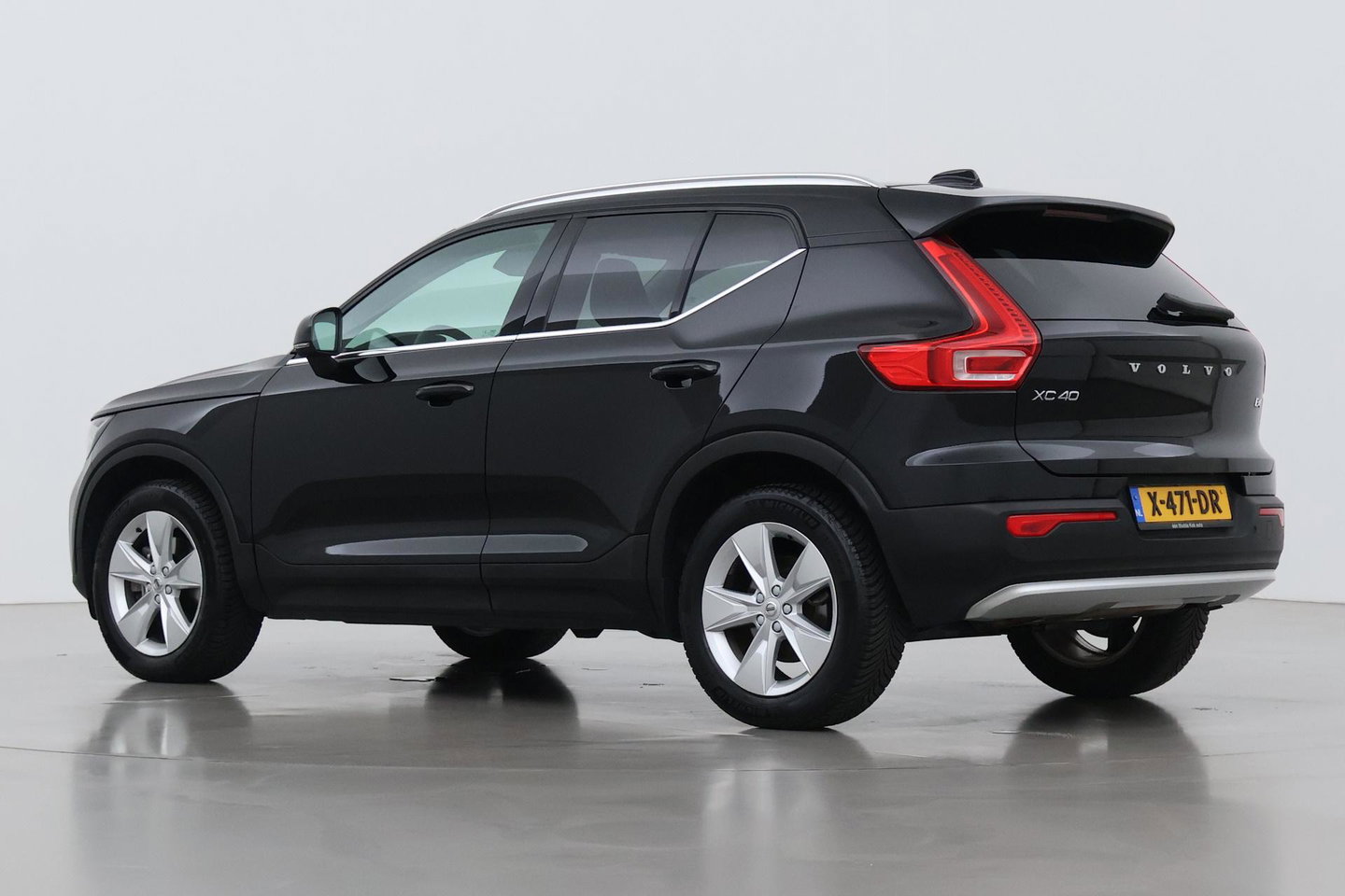 Volvo XC40 2.0 B4 Plus Bright | Trekhaak | Harman/Kardon | Leder | Keyless | Camera
