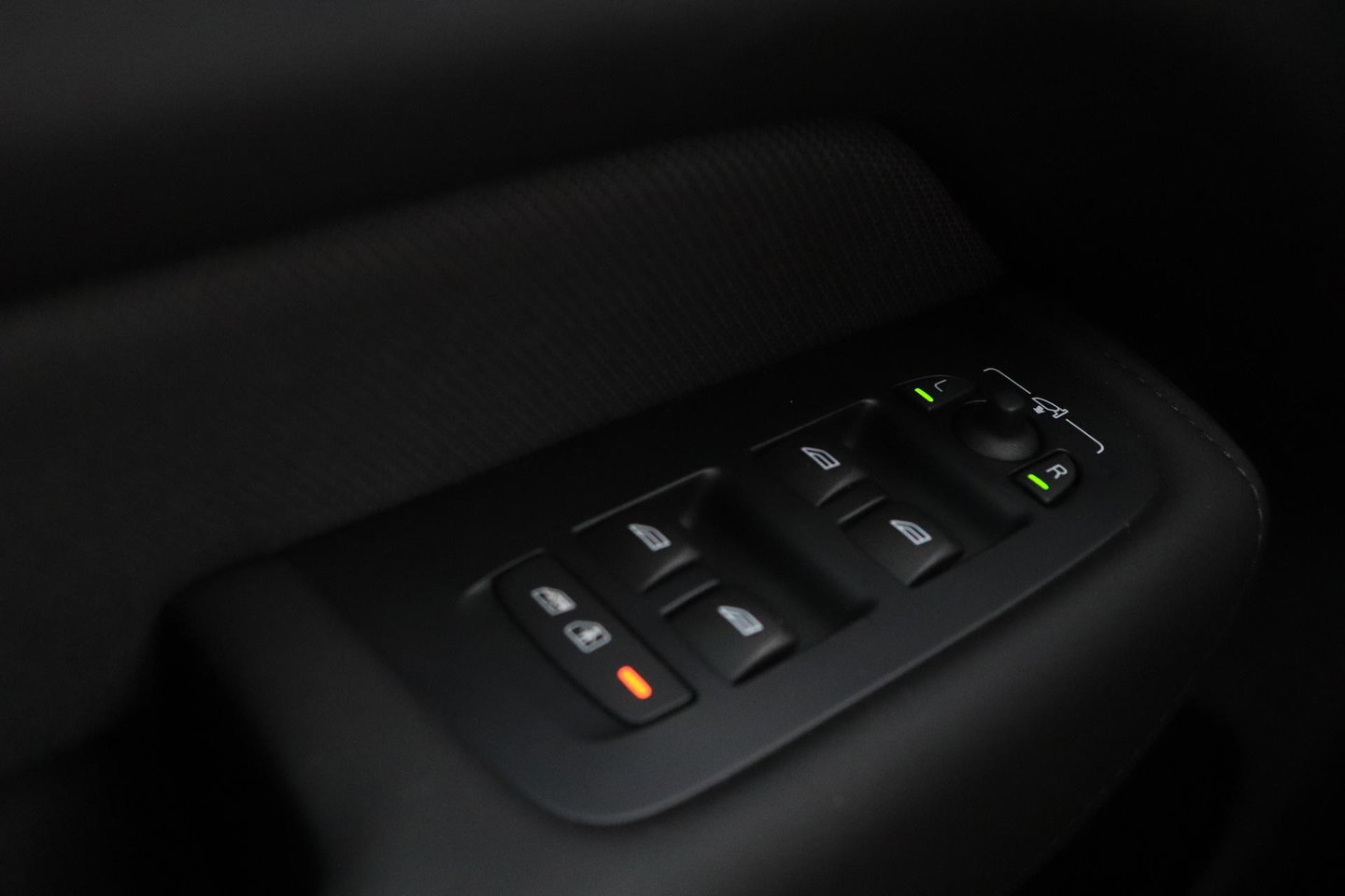 Volvo XC60 T8 Plus Black Edition | Harman/Kardon | 360° Camera | ACC | Standkachel | Keyless | Stoel+Stuurverwarming | 21 inch