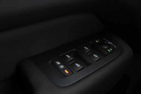 Volvo XC60 T8 Plus Black Edition | Harman/Kardon | 360° Camera | ACC | Standkachel | Keyless | Stoel+Stuurverwarming | 21 inch
