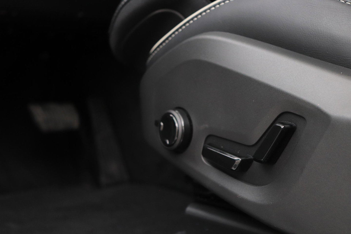 Volvo XC60 T8 Plus Black Edition | Harman/Kardon | 360° Camera | ACC | Standkachel | Keyless | Stoel+Stuurverwarming | 21 inch