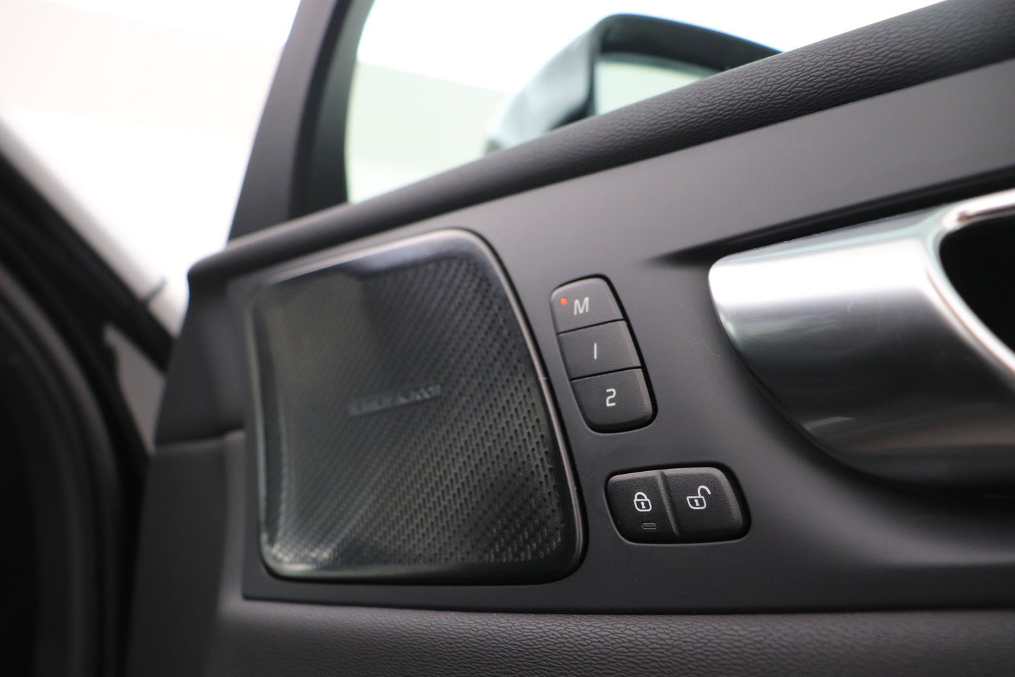 Volvo XC60 T8 Plus Black Edition | Harman/Kardon | 360° Camera | ACC | Standkachel | Keyless | Stoel+Stuurverwarming | 21 inch