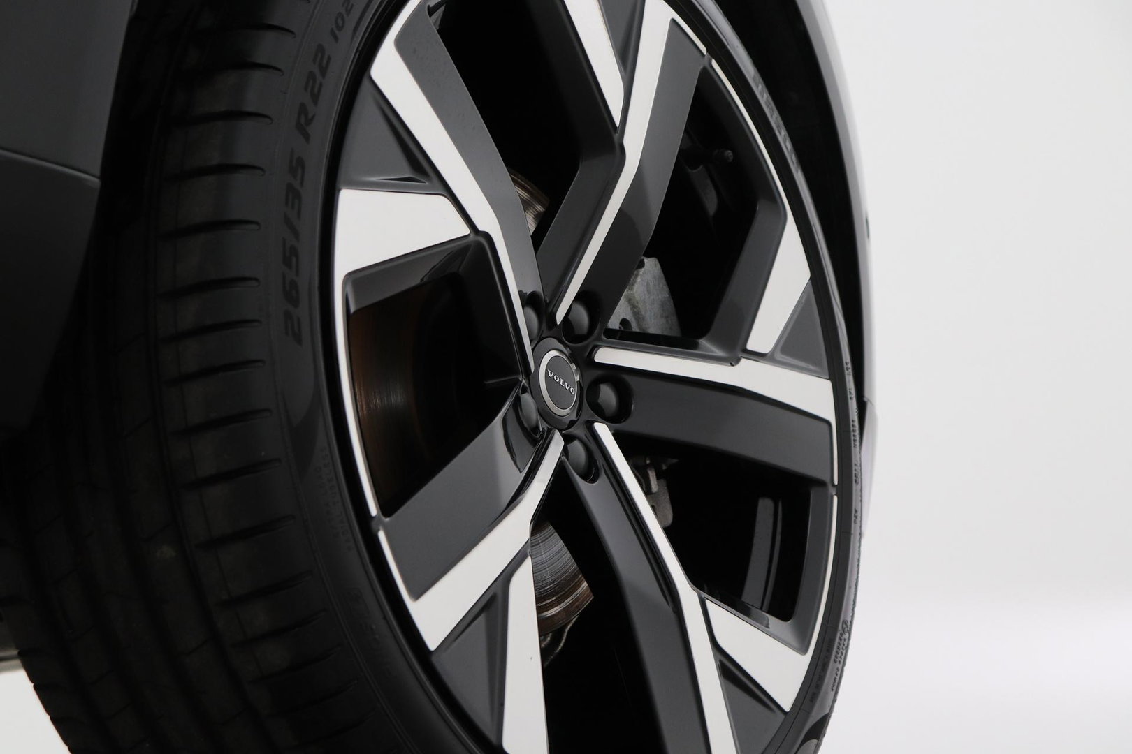 Volvo XC60 T8 Plus Black Edition | Harman/Kardon | 360° Camera | ACC | Standkachel | Keyless | Stoel+Stuurverwarming | 22 inch