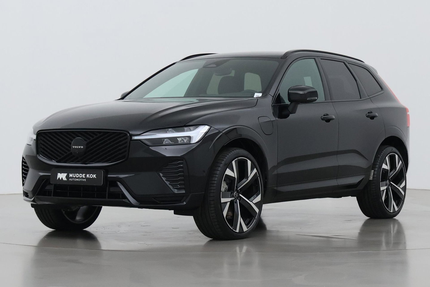 Volvo XC60 T8 Plus Black Edition | Harman/Kardon | 360° Camera | ACC | Standkachel | Keyless | Stoel+Stuurverwarming | 21 inch