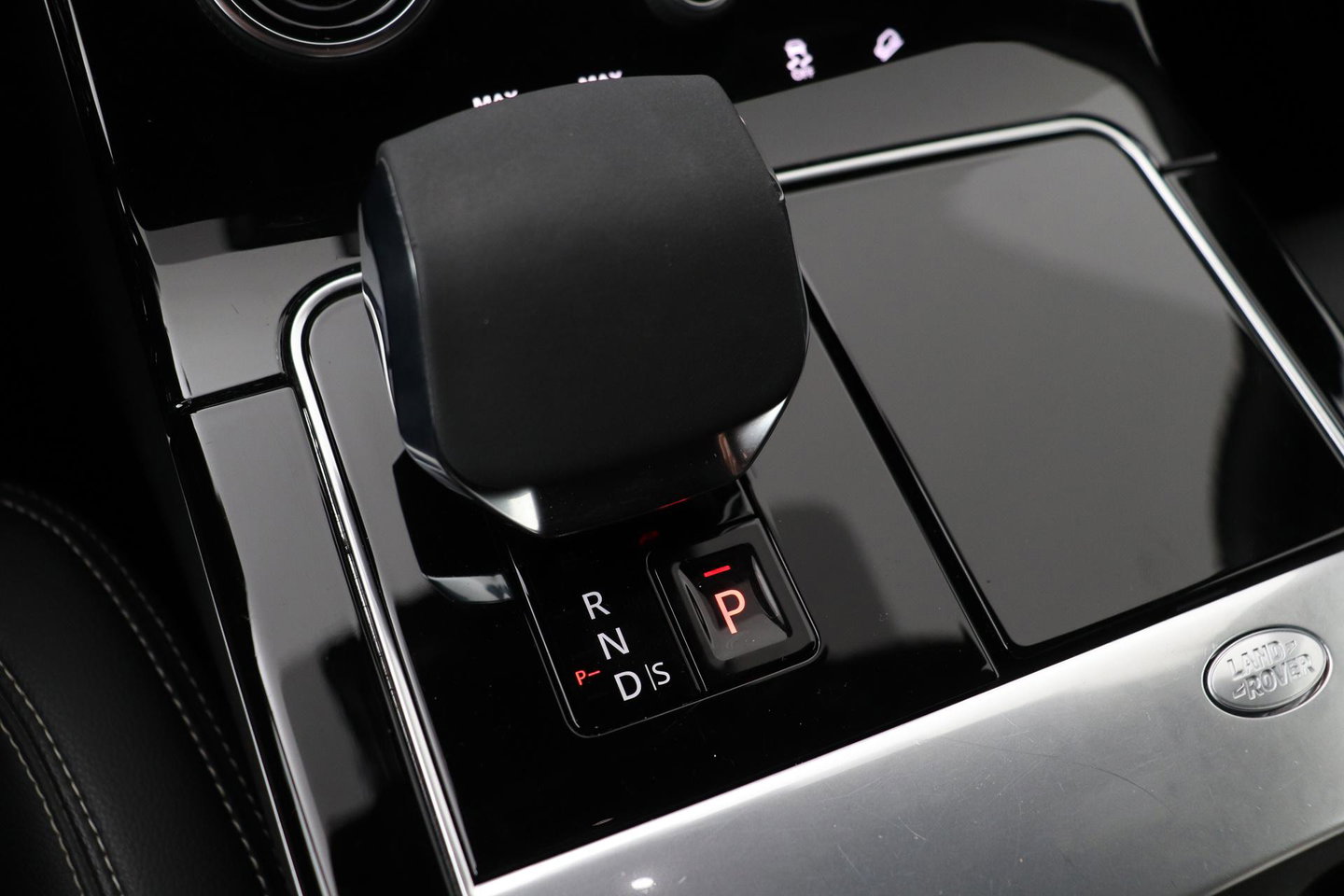 Land Rover Range Rover Velar 2.0 P400e S | ACC | Head-Up | Meridian | Memory | Stoel+Stuurverwarming | Black Pack | 21 Inch