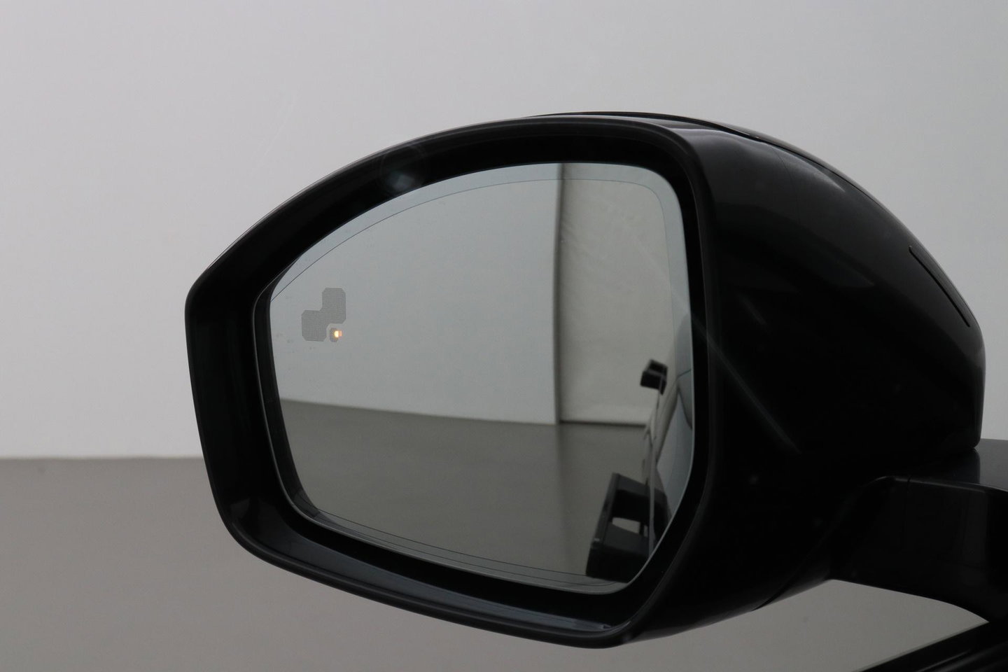 Land Rover Range Rover Velar 2.0 P400e S | ACC | Head-Up | Meridian | Memory | Stoel+Stuurverwarming | Black Pack | 21 Inch