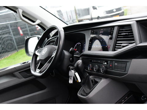 Volkswagen Transporter 2.0 TDI L2H1 30 PB Edition Highline Adaptieve Cruise, LED, Sensoren, Carplay, 150PK, Automaat, LED, Standkachel, NAVI, UNIEK!
