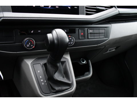 Volkswagen Transporter 2.0 TDI L2H1 30 PB Edition Highline Adaptieve Cruise, LED, Sensoren, Carplay, 150PK, Automaat, LED, Standkachel, NAVI, UNIEK!