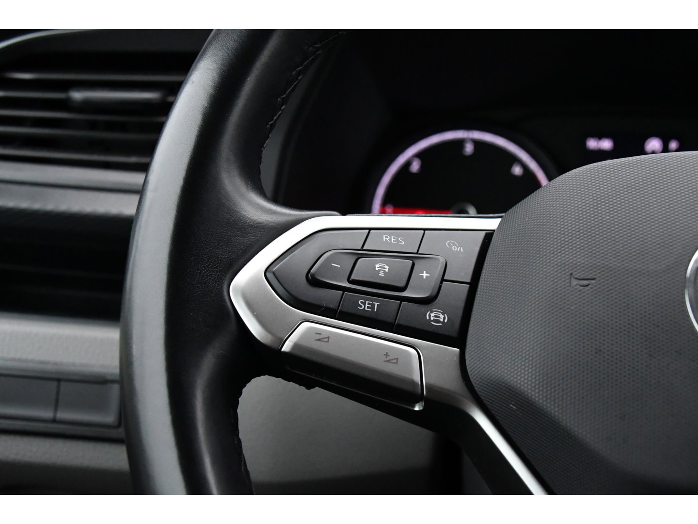 Volkswagen Transporter 2.0 TDI L2H1 30 PB Edition Highline Adaptieve Cruise, LED, Sensoren, Carplay, 150PK, Automaat, LED, Standkachel, NAVI, UNIEK!