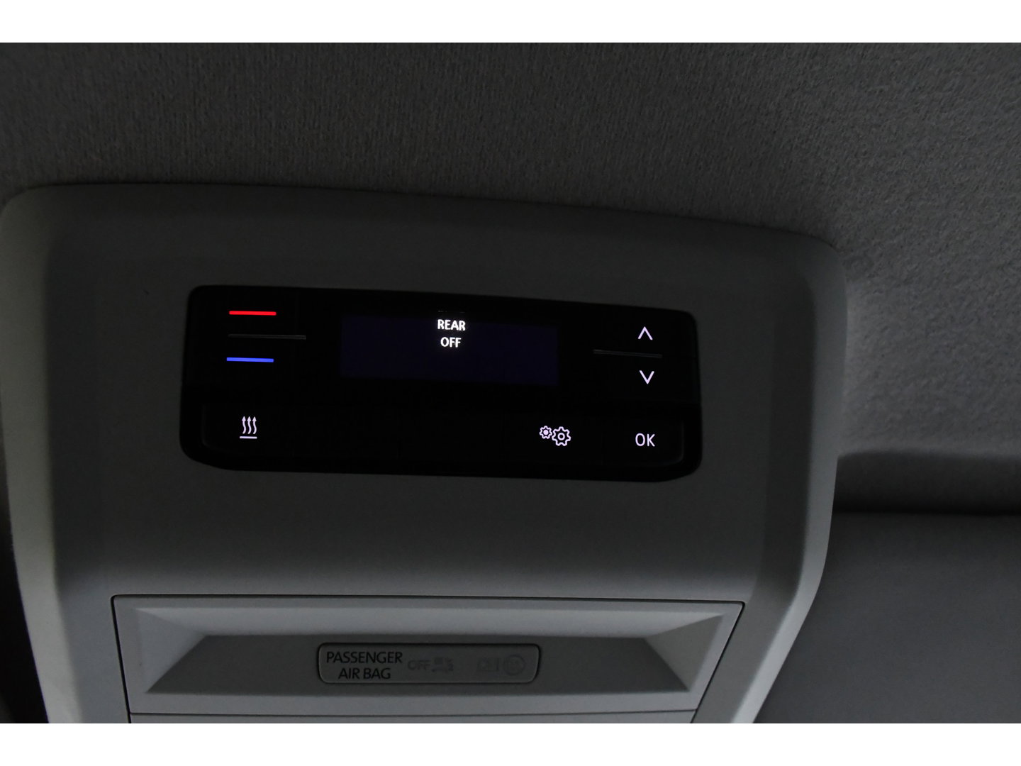 Volkswagen Transporter 2.0 TDI L2H1 30 PB Edition Highline Adaptieve Cruise, LED, Sensoren, Carplay, 150PK, Automaat, LED, Standkachel, NAVI, UNIEK!
