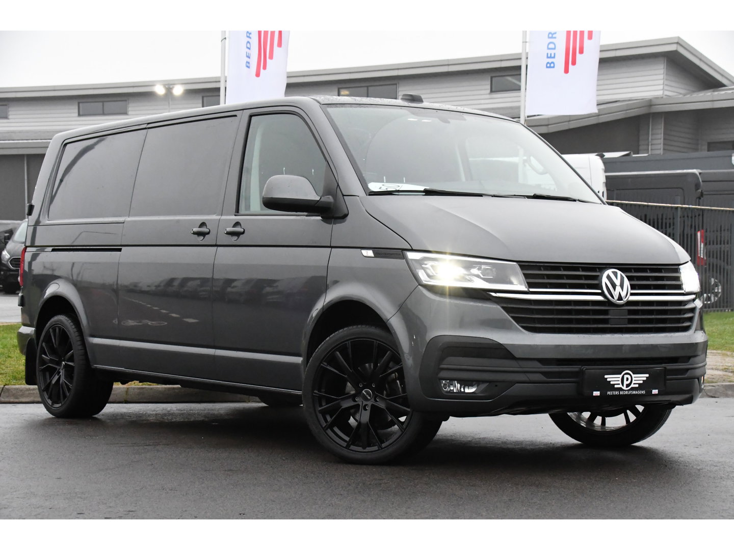 Volkswagen Transporter 2.0 TDI L2H1 30 PB Edition Highline Adaptieve Cruise, LED, Sensoren, Carplay, 150PK, Automaat, LED, Standkachel, NAVI, UNIEK!
