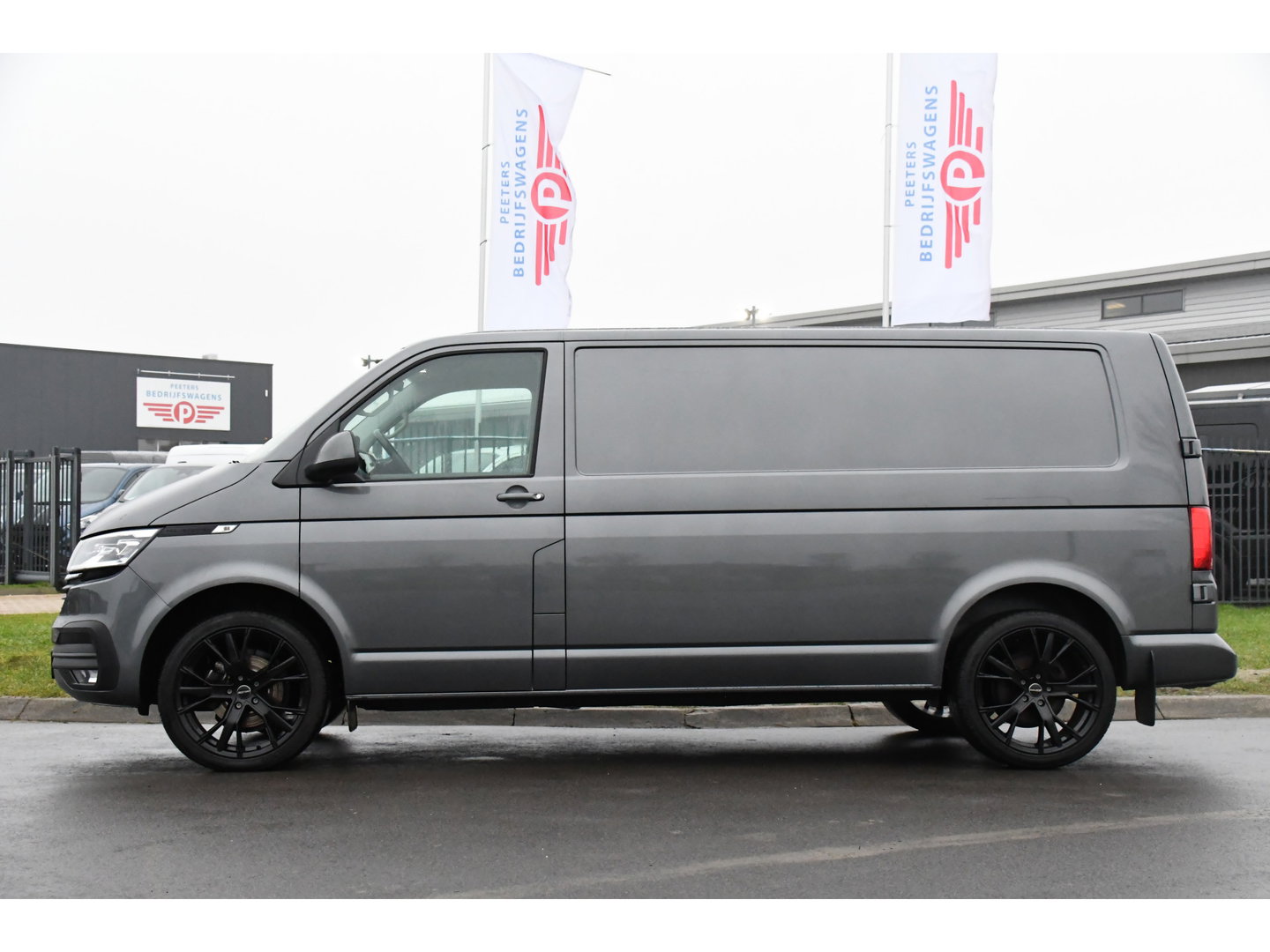 Volkswagen Transporter 2.0 TDI L2H1 30 PB Edition Highline Adaptieve Cruise, LED, Sensoren, Carplay, 150PK, Automaat, LED, Standkachel, NAVI, UNIEK!