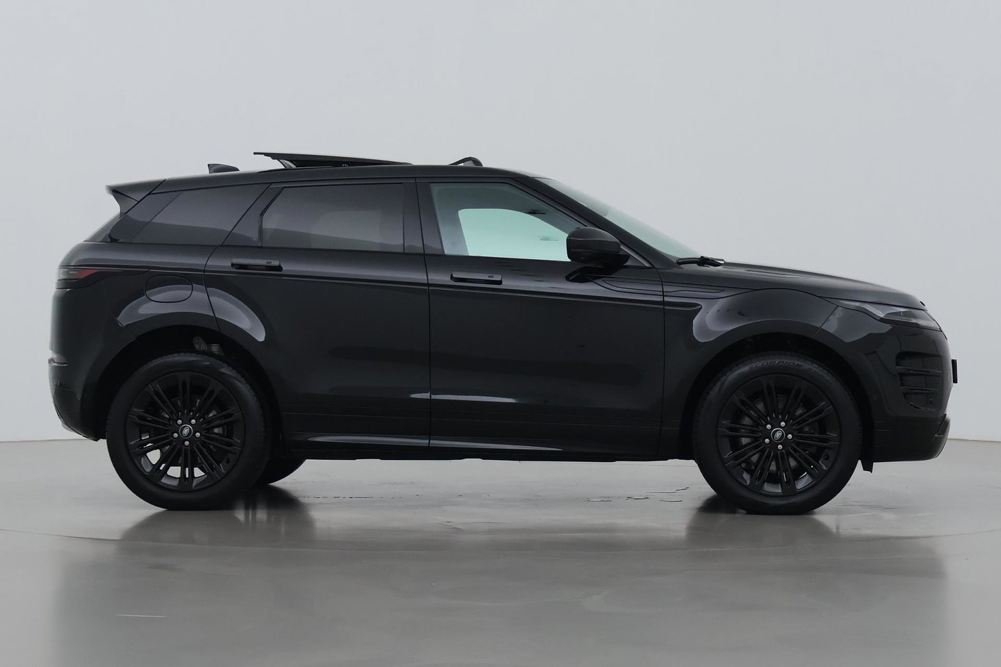 Land Rover Range Rover Evoque P270e PHEV Dynamic SE | Black Pack | Schuif/kanteldak | Trekhaak | ACC | 360° Camera