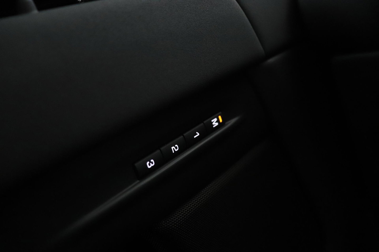 Land Rover Range Rover Evoque P270e PHEV Dynamic SE | Black Pack | Schuif/kanteldak | Trekhaak | ACC | 360° Camera