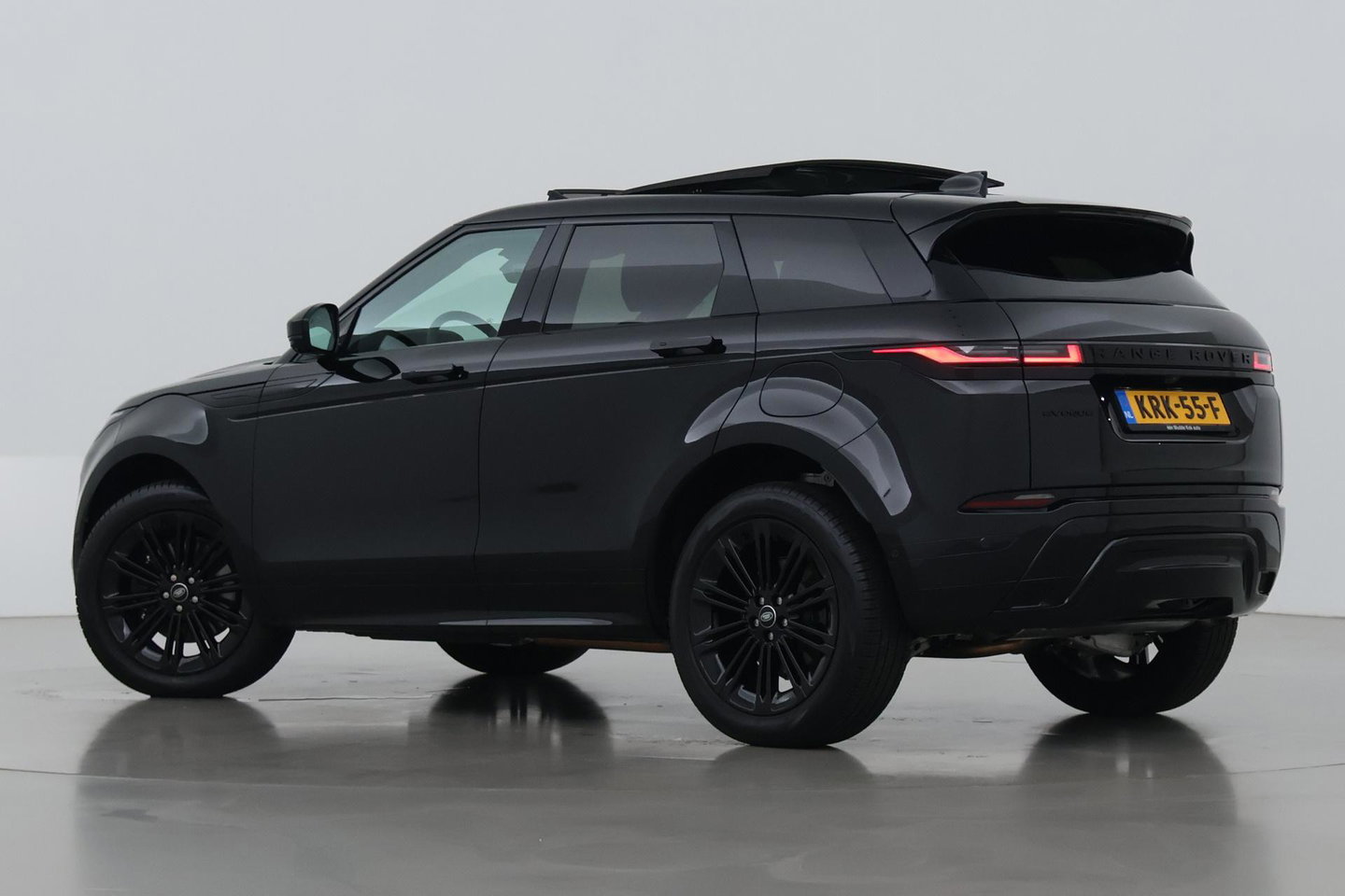Land Rover Range Rover Evoque P270e PHEV Dynamic SE | Black Pack | Schuif/kanteldak | Trekhaak | ACC | 360° Camera