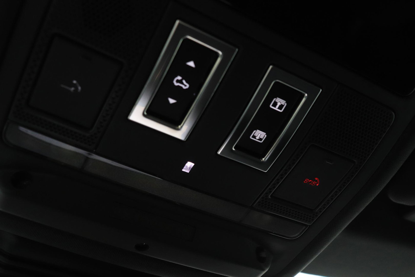 Land Rover Range Rover Evoque P270e PHEV Dynamic SE | Black Pack | Schuif/kanteldak | Trekhaak | ACC | 360° Camera