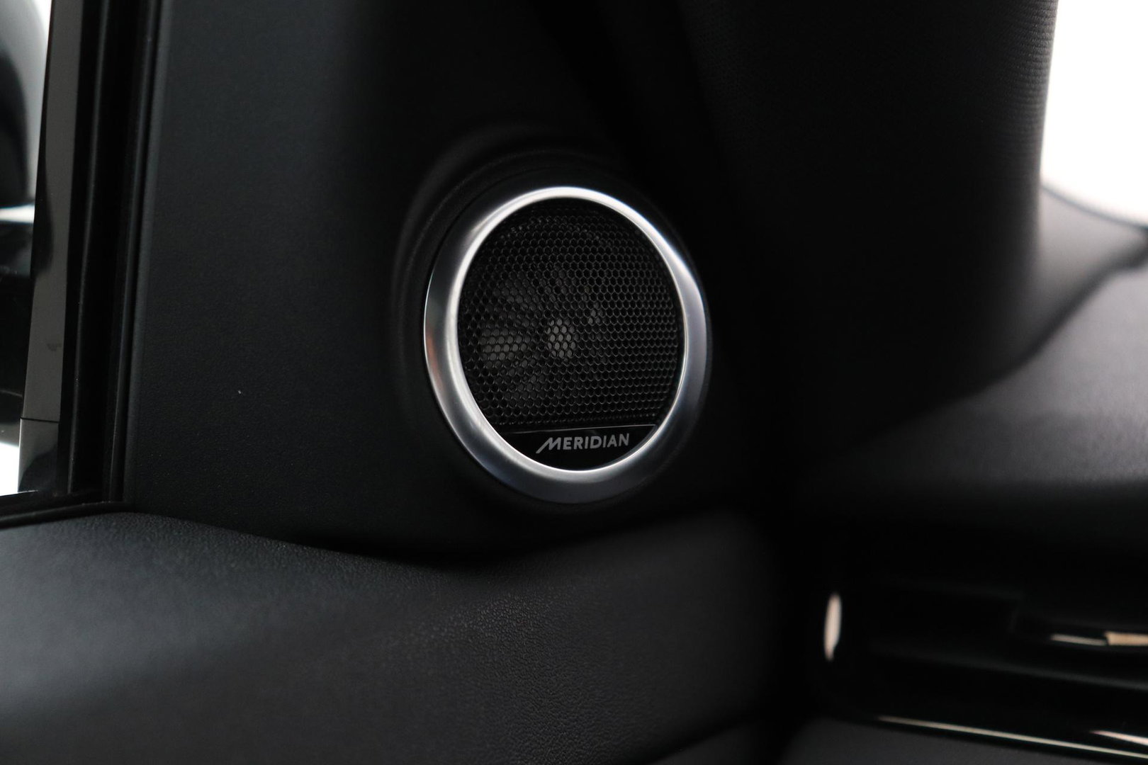 Land Rover Range Rover Evoque P270e PHEV Dynamic SE | Black Pack | Schuif/kanteldak | Trekhaak | ACC | 360° Camera