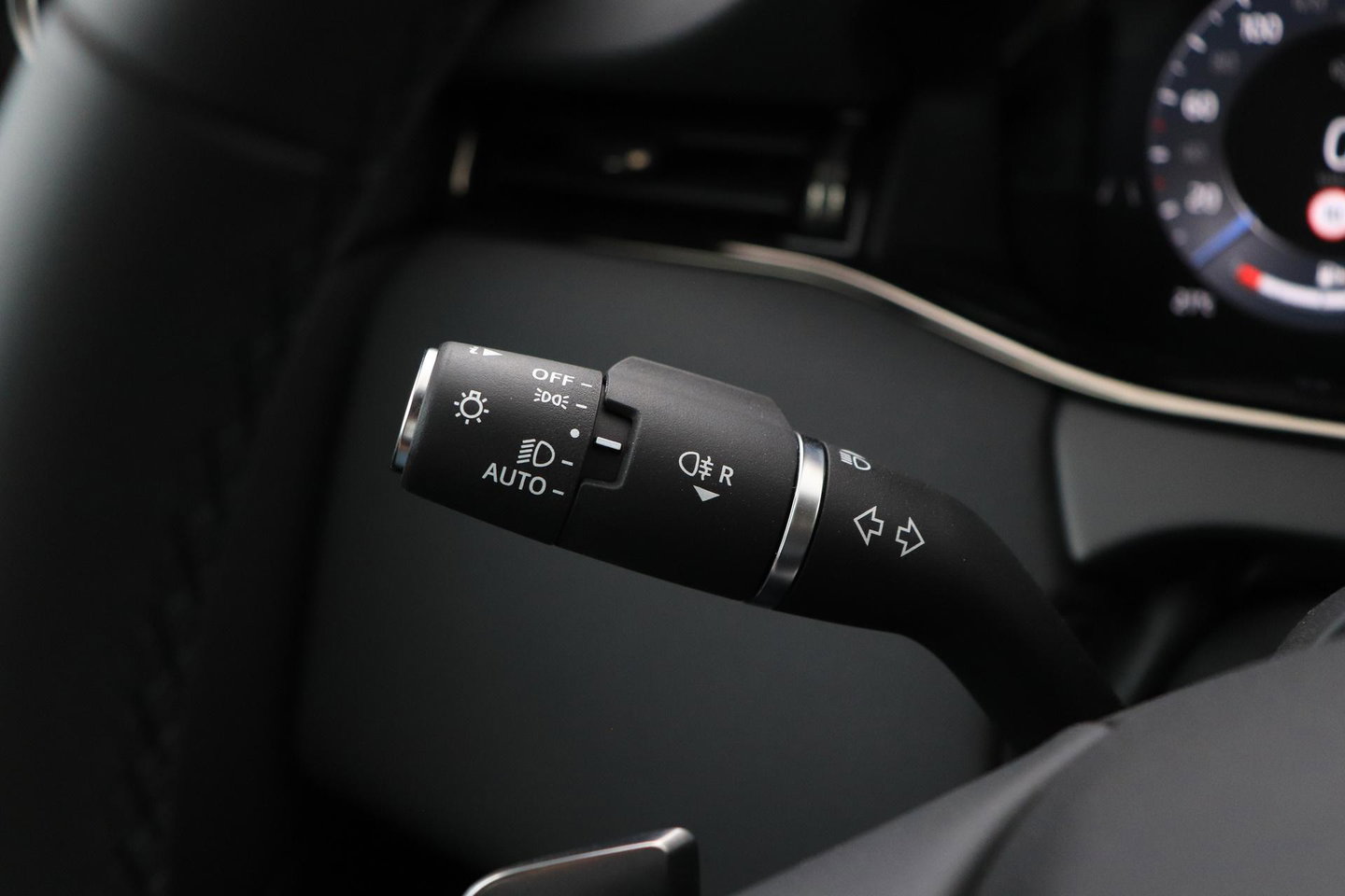 Land Rover Range Rover Evoque P270e PHEV Dynamic SE | Black Pack | Schuif/kanteldak | Trekhaak | ACC | 360° Camera