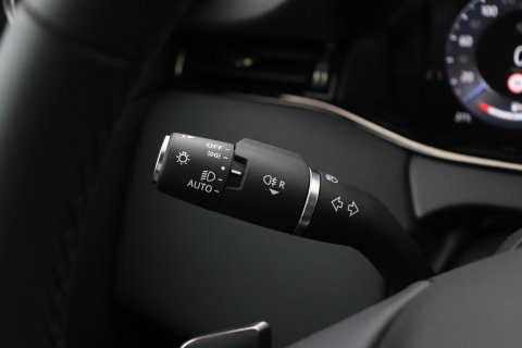 Land Rover Range Rover Evoque P270e PHEV Dynamic SE | Black Pack | Schuif/kanteldak | Trekhaak | ACC | 360° Camera