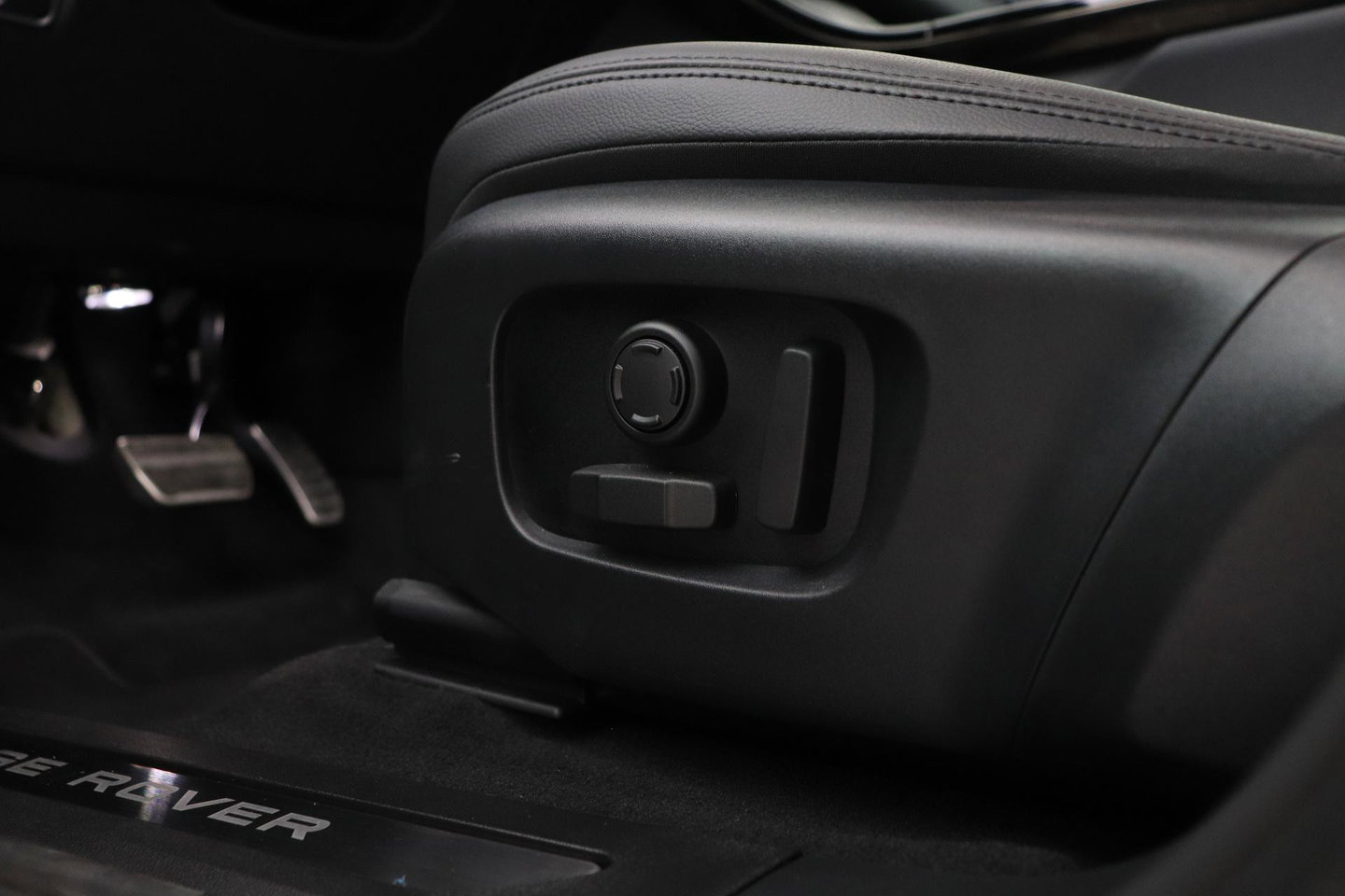 Land Rover Range Rover Evoque P270e PHEV Dynamic SE | Black Pack | Schuif/kanteldak | Trekhaak | ACC | 360° Camera
