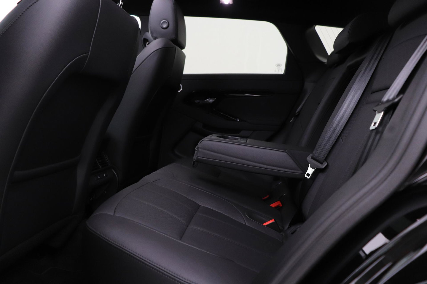 Land Rover Range Rover Evoque P270e PHEV Dynamic SE | Black Pack | Schuif/kanteldak | Trekhaak | ACC | 360° Camera