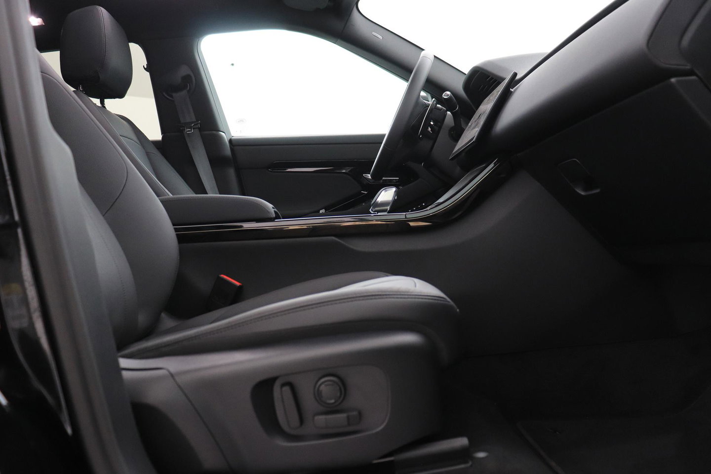 Land Rover Range Rover Evoque P270e PHEV Dynamic SE | Black Pack | Schuif/kanteldak | Trekhaak | ACC | 360° Camera