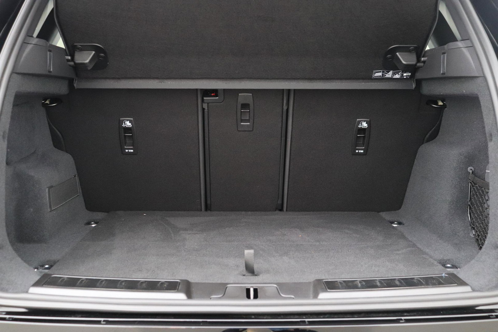 Land Rover Range Rover Evoque P270e PHEV Dynamic SE | Black Pack | Schuif/kanteldak | Trekhaak | ACC | 360° Camera