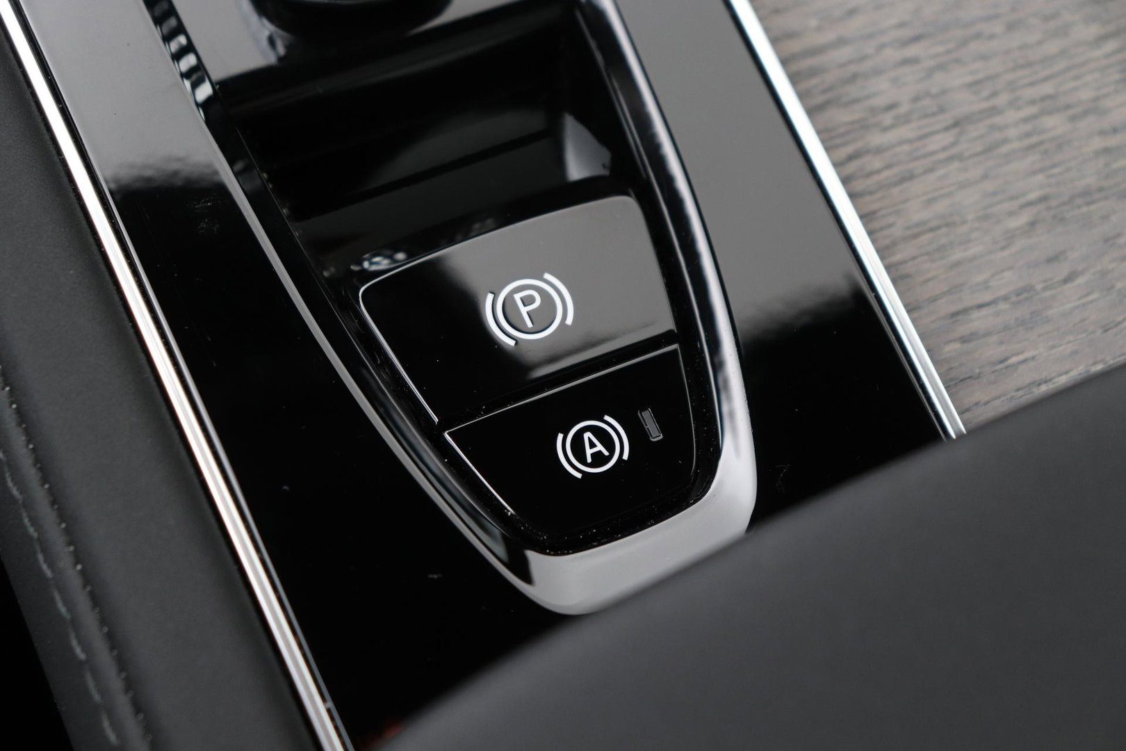 Volvo XC90 T8 Ultra Dark | Bowers&Wilkins | Massage | Panoramadak | 360° Camera | Head-Up | Stoelventilatie | ACC