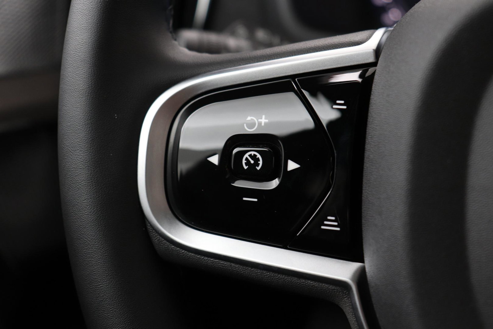 Volvo XC90 T8 Ultra Dark | Bowers&Wilkins | Massage | Panoramadak | 360° Camera | Head-Up | Stoelventilatie | ACC