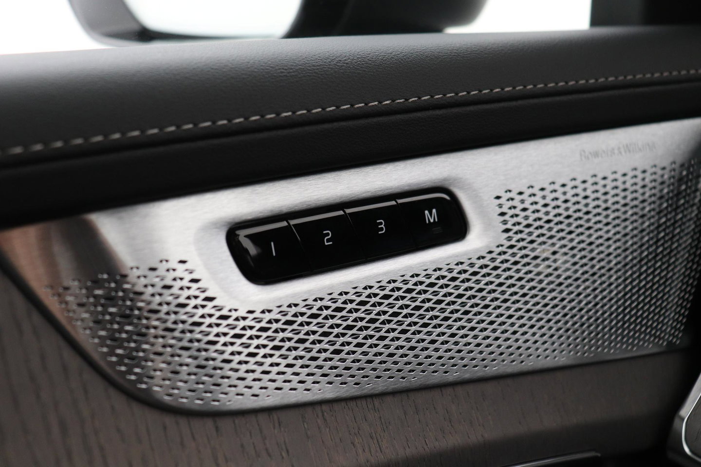 Volvo XC90 T8 Ultra Dark | Bowers&Wilkins | Massage | Panoramadak | 360° Camera | Head-Up | Stoelventilatie | ACC