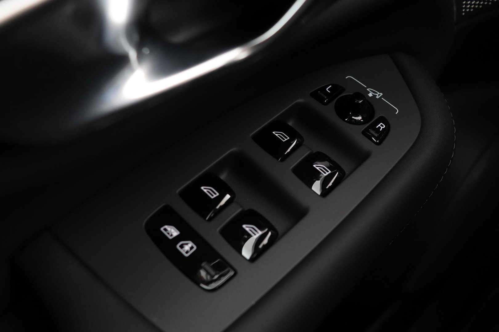 Volvo XC90 T8 Ultra Dark | Bowers&Wilkins | Massage | Panoramadak | 360° Camera | Head-Up | Stoelventilatie | ACC