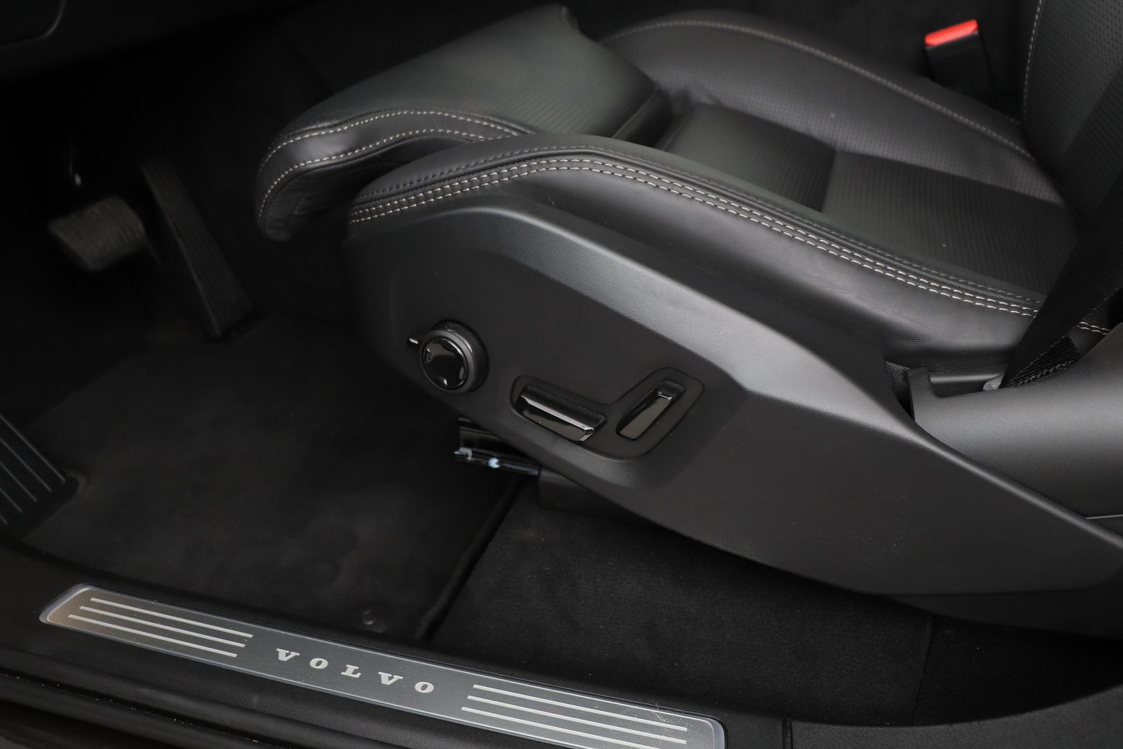 Volvo XC90 T8 Ultra Dark | Bowers&Wilkins | Massage | Panoramadak | 360° Camera | Head-Up | Stoelventilatie | ACC