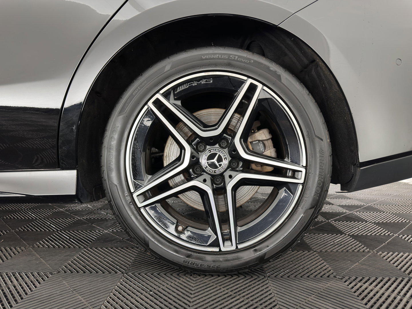 Mercedes-Benz CLA-Klasse Shooting Brake 250 e Business Solution AMG Limited (Plug-in) (INCL.BTW) Aut. *PANO | LEATHER-MICROFIBRE | MEMORY-PACK | MULTIBEAM-LED | BLIND-SPOT | HEATED-SPORTSEATS | AMBIENT-LIGHT | KEYLESS | DIGI-COCKPIT | DAB+ | NAVI-FULLMAP | CAMERA | PRIVACYGLAS