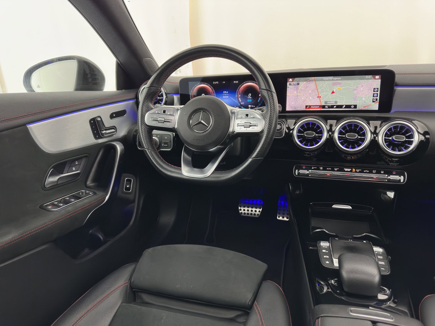 Mercedes-Benz CLA-Klasse Shooting Brake 250 e Business Solution AMG Limited (Plug-in) (INCL.BTW) Aut. *PANO | LEATHER-MICROFIBRE | MEMORY-PACK | MULTIBEAM-LED | BLIND-SPOT | HEATED-SPORTSEATS | AMBIENT-LIGHT | KEYLESS | DIGI-COCKPIT | DAB+ | NAVI-FULLMAP | CAMERA | PRIVACYGLAS
