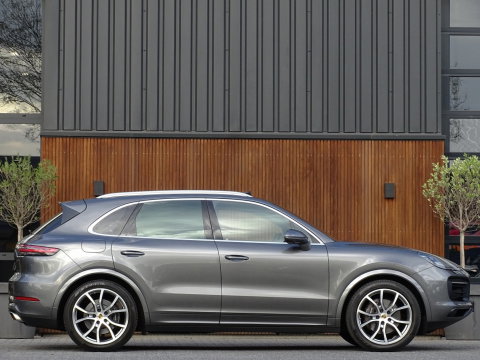 Porsche Cayenne 3.0 E-Hybrid 462PK / sportDesign / softclose / Bose / BTW / 360°