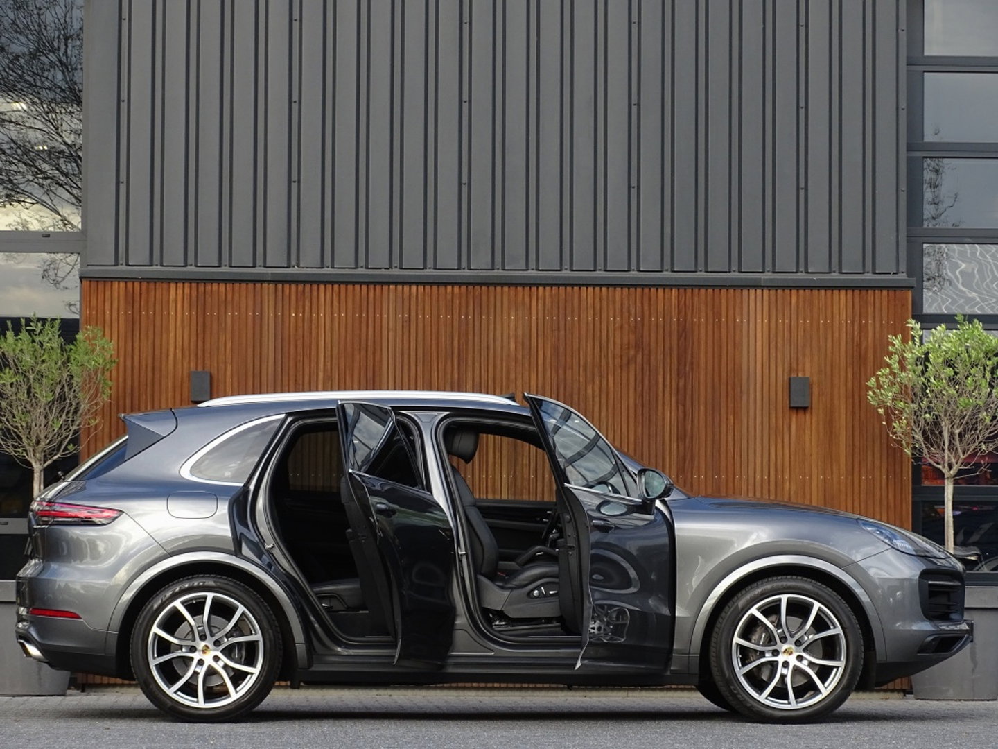 Porsche Cayenne 3.0 E-Hybrid 462PK / sportDesign / softclose / Bose / BTW / 360°