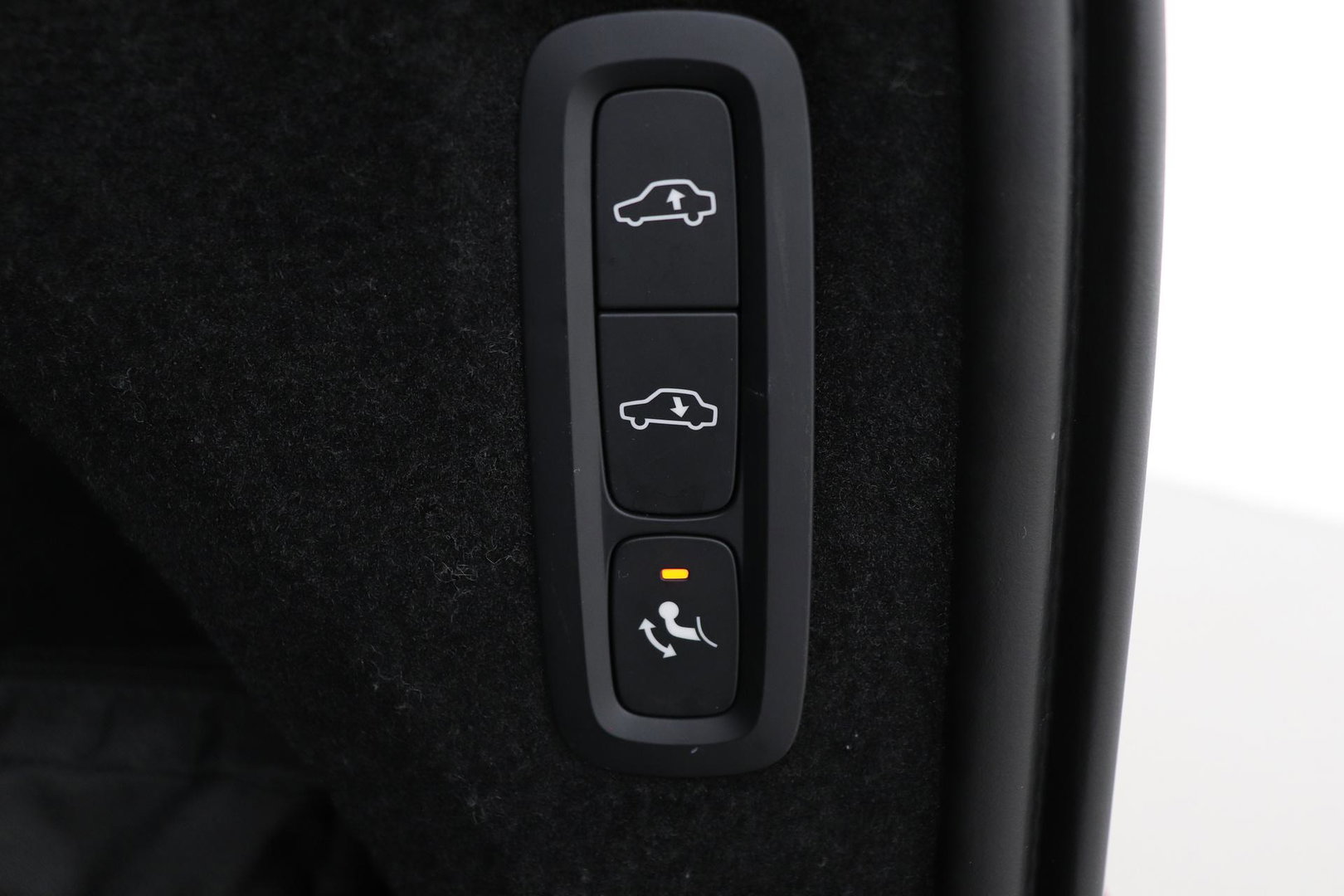 Volvo XC90 T8 Recharge R-Design | Luchtvering | Harman/Kardon | Stoelventilatie | Trekhaak | 22 inch