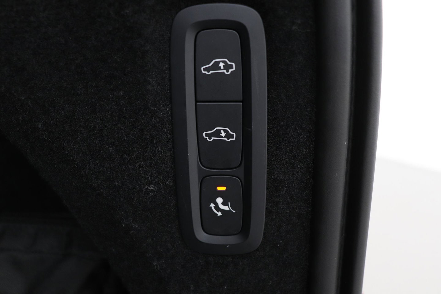 Volvo XC90 T8 Recharge R-Design | Luchtvering | Harman/Kardon | Stoelventilatie | Trekhaak | 22 inch