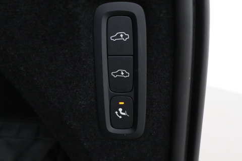 Volvo XC90 T8 Recharge R-Design | Luchtvering | Harman/Kardon | Stoelventilatie | Trekhaak | 22 inch