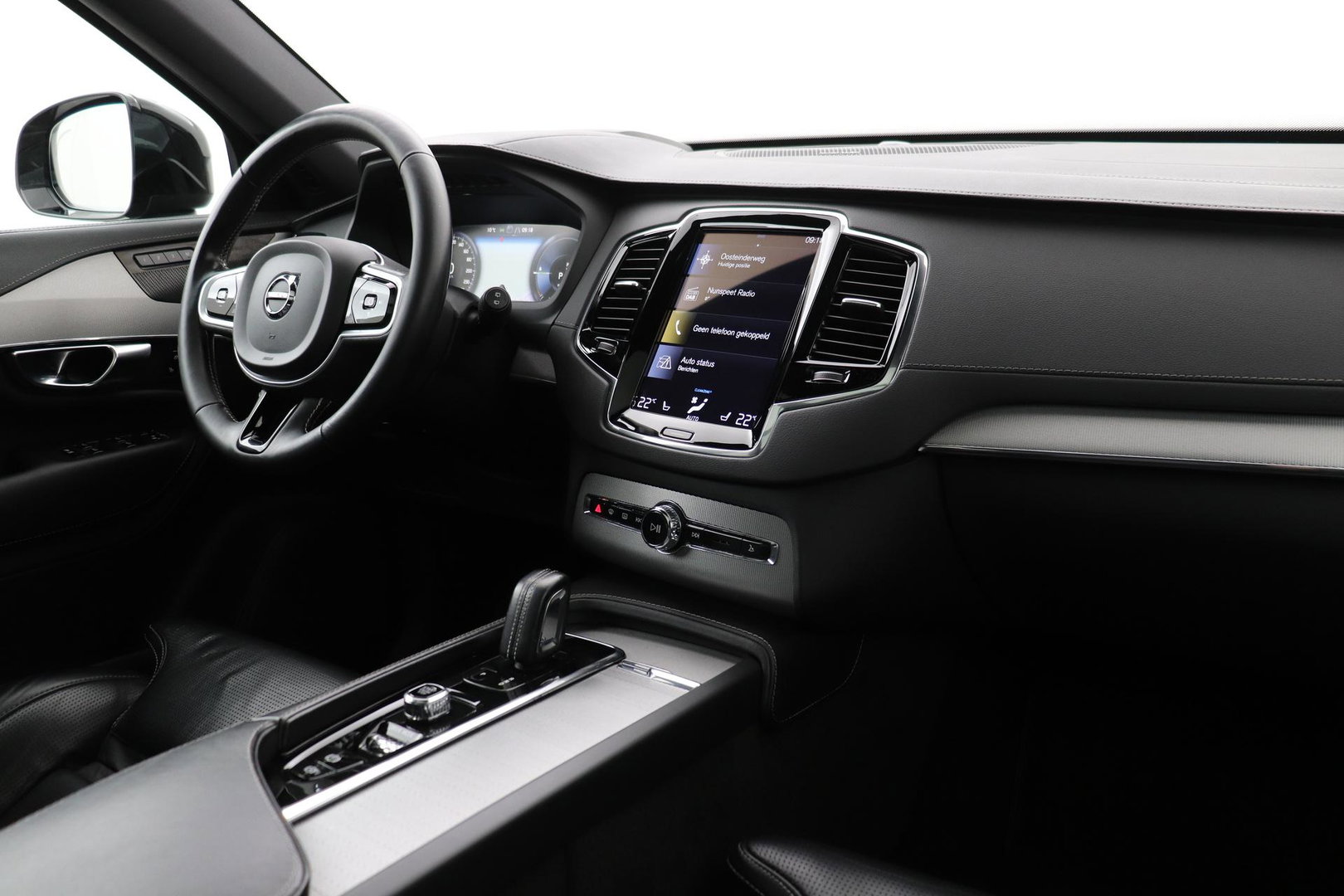 Volvo XC90 T8 Recharge R-Design | Luchtvering | Harman/Kardon | Stoelventilatie | Trekhaak | 22 inch