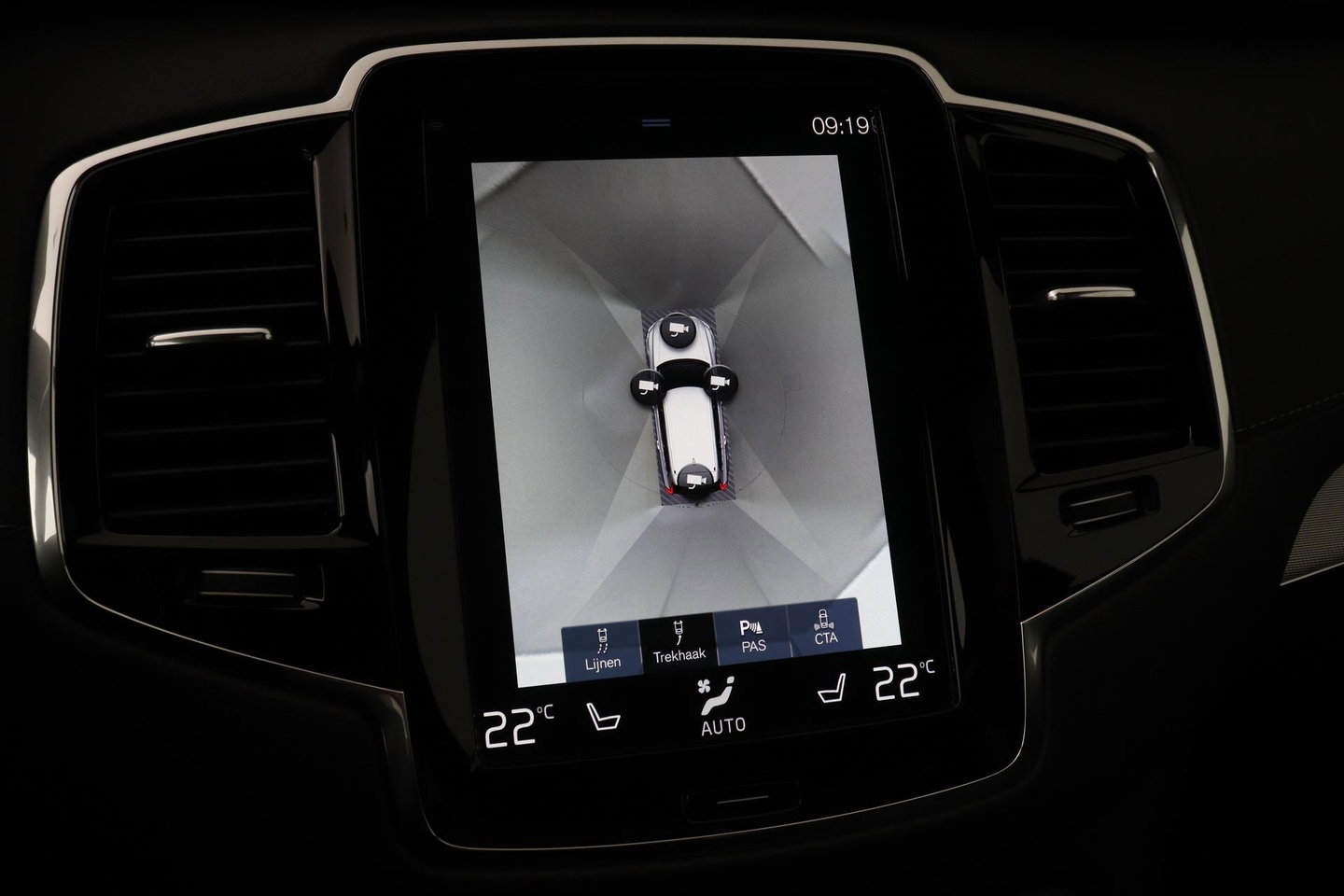 Volvo XC90 T8 Recharge R-Design | Luchtvering | Harman/Kardon | Stoelventilatie | Trekhaak | 22 inch