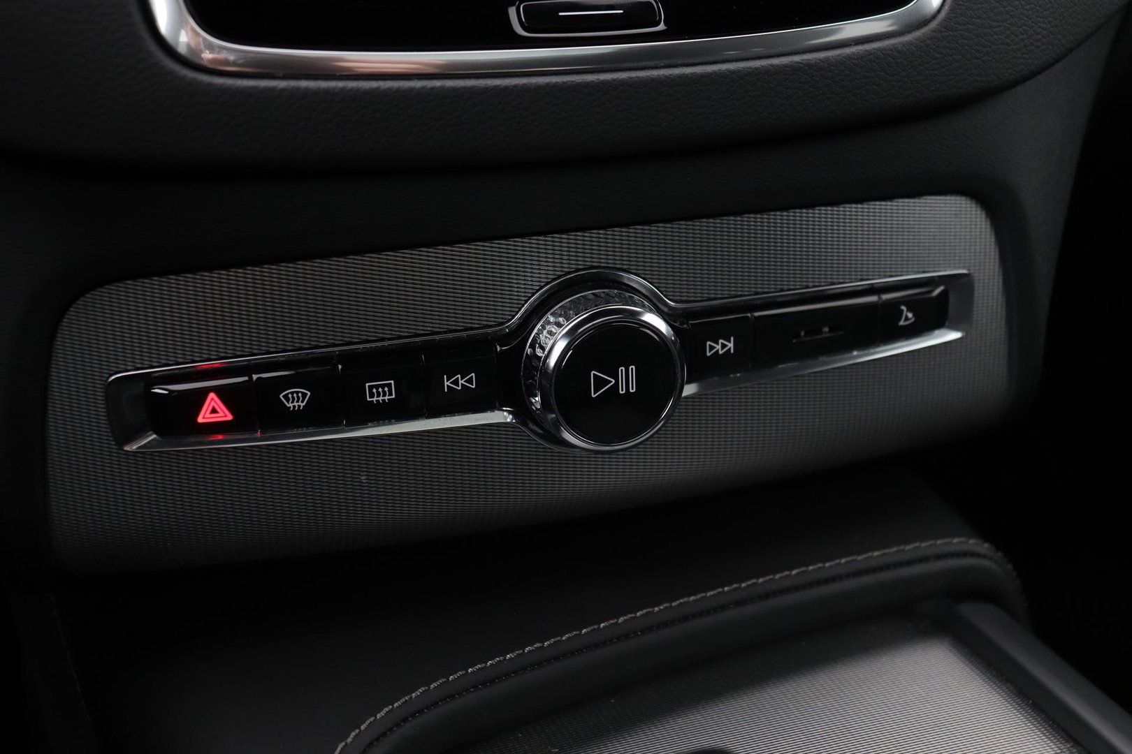 Volvo XC90 T8 Recharge R-Design | Luchtvering | Harman/Kardon | Stoelventilatie | Trekhaak | 22 inch