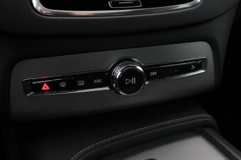 Volvo XC90 T8 Recharge R-Design | Luchtvering | Harman/Kardon | Stoelventilatie | Trekhaak | 22 inch