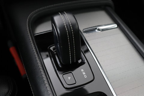 Volvo XC90 T8 Recharge R-Design | Luchtvering | Harman/Kardon | Stoelventilatie | Trekhaak | 22 inch