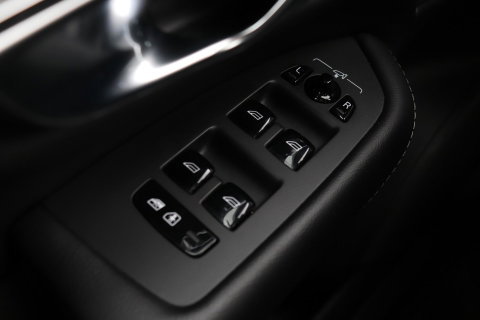 Volvo XC90 T8 Recharge R-Design | Luchtvering | Harman/Kardon | Stoelventilatie | Trekhaak | 22 inch